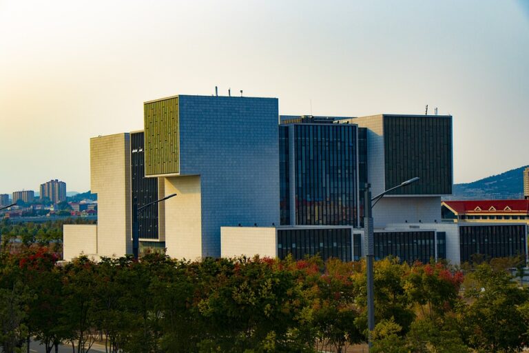 Universitas Sahid Surakarta: Menjadi Pilihan Terbaik untuk Menempuh Pendidikan Tinggi